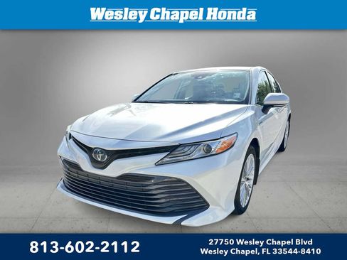 Used 2019 Toyota Camry XLE FWD image 1