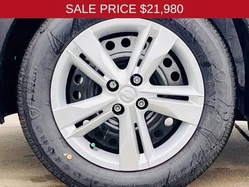 New 2025 Nissan Kicks Play S image 11