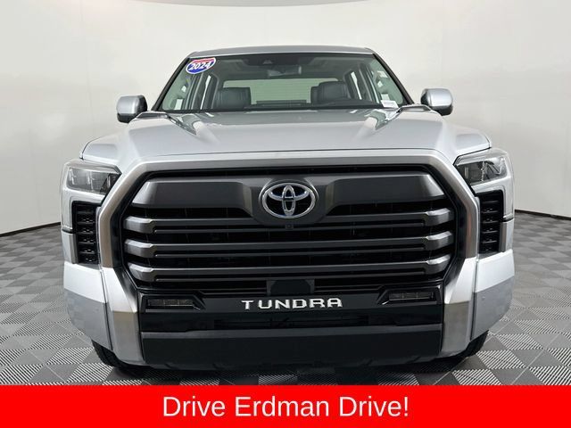 Used 2024 Toyota Tundra Limited AWD/4WD image 2