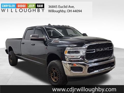 Used 2019 RAM 3500 Tradesman w/ Chrome Appearance Group image 3