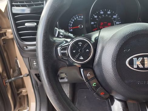 Used 2015 Kia Soul FWD image 9