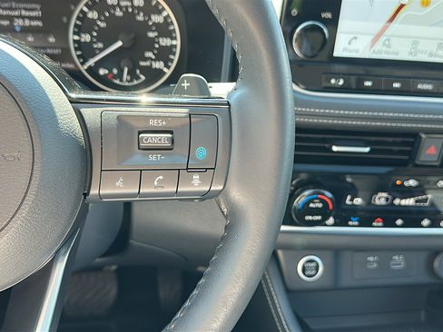 Certified 2023 Nissan Rogue SL w/ SL Premium Package AWD/4WD image 16