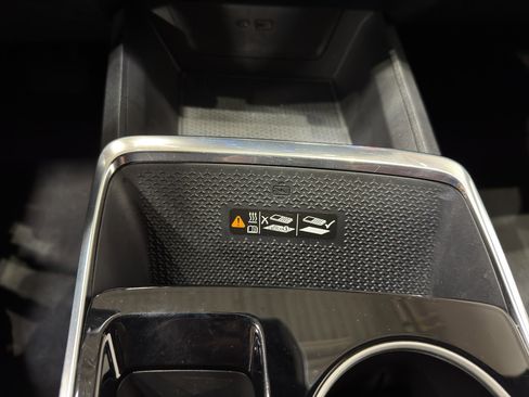 Used 2025 Chevrolet Equinox LT w/ Convenience Package II image 32