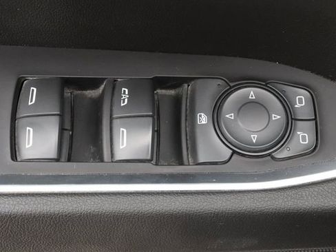 Used 2023 Chevrolet Silverado 1500 LT image 32