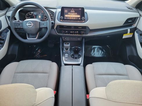 New 2025 Nissan Rogue SV image 15