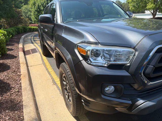 Used 2021 Toyota Tacoma SR5 RWD image 3