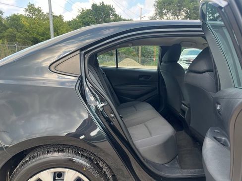 Used 2022 Toyota Corolla LE FWD image 29