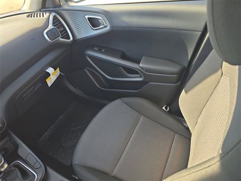 New 2025 Kia Soul LX image 17