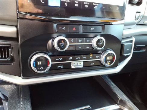Used 2024 Ford Expedition Max XLT RWD image 28