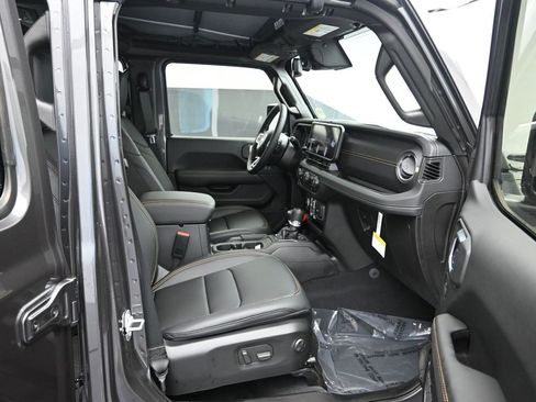 New 2025 Jeep Wrangler Unlimited Sahara w/ Technology Group image 28