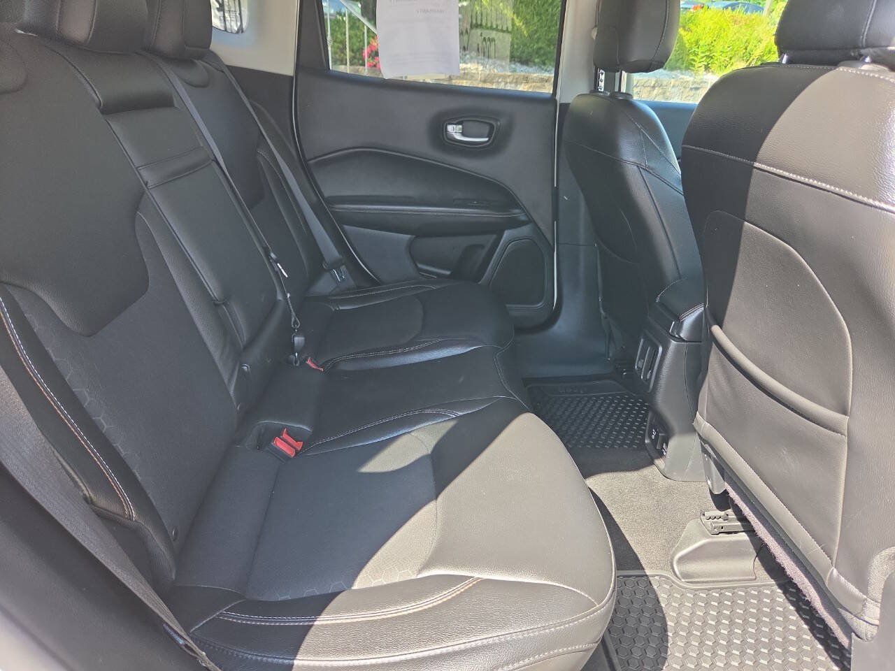 Used 2018 Jeep Compass Latitude w/ Popular Equipment Group AWD/4WD image 25