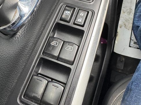 Used 2021 Nissan Titan SV w/ SV Convenience Package AWD/4WD image 17