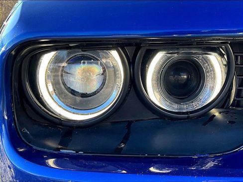 Used 2019 Dodge Challenger SXT w/ Driver Convenience Group image 26