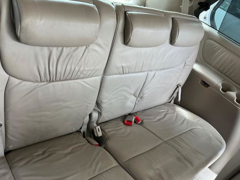 Used 2006 Toyota Sienna XLE w/ XLE Pkg 5 FWD image 15