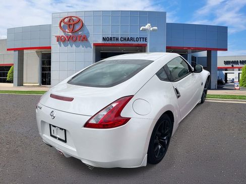 Used 2017 Nissan 370Z Coupe image 8