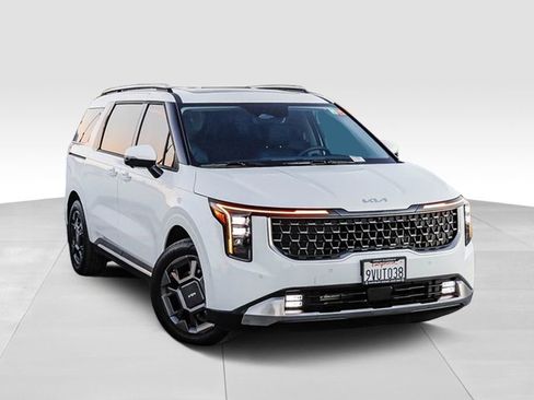 Used 2026 Kia Carnival SX image 2