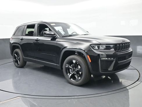 New 2026 Jeep Grand Cherokee Limited w/ Limited Altitude Package RWD image 8