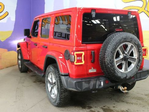 Used 2019 Jeep Wrangler Unlimited Sahara w/ Dual Top Group AWD/4WD image 6