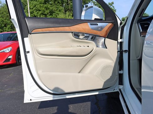 Used 2017 Volvo XC90 T6 Inscription w/ Vision Package AWD/4WD image 35