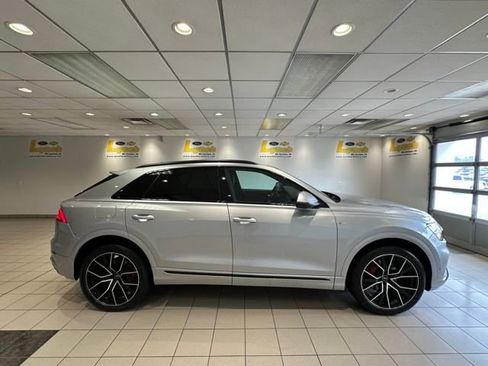 Used 2022 Audi Q8 Premium Plus w/ Premium Plus Package image 3