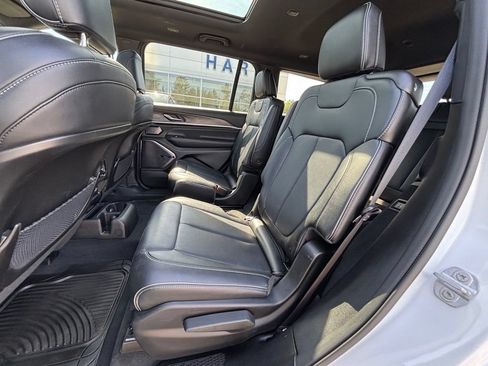Used 2023 Jeep Grand Cherokee L Overland AWD/4WD image 14