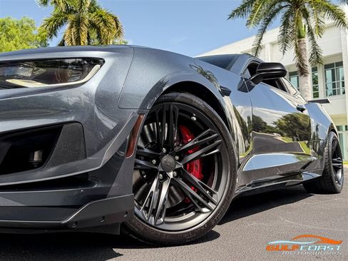 Used 2019 Chevrolet Camaro ZL1 RWD image 12