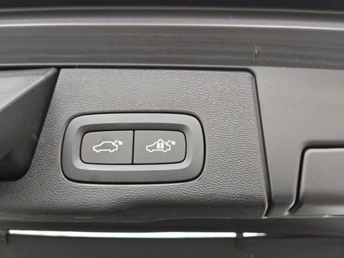 Used 2021 Volvo XC60 T5 Momentum image 27