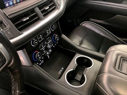 Used 2021 Chevrolet Tahoe Premier w/ Premium Package RWD image 14