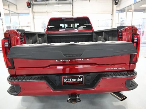 Used 2024 GMC Sierra 3500 Denali image 7
