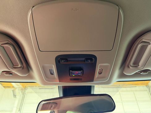 Used 2021 Toyota Camry SE image 19