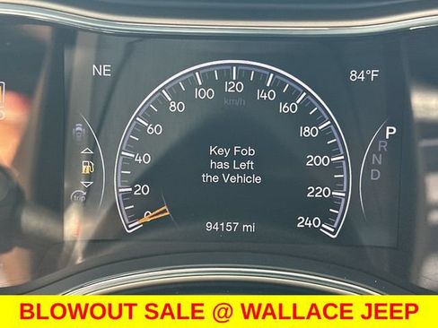 Used 2016 Jeep Grand Cherokee Summit w/ Platinum Series Group AWD/4WD image 31