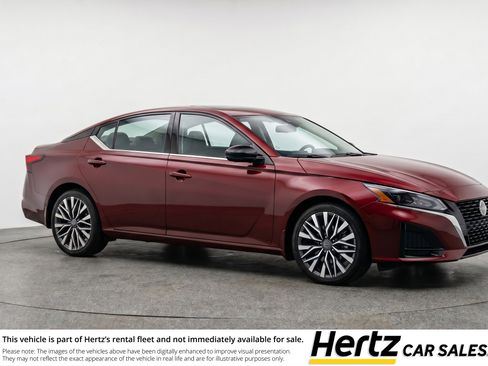 Used 2025 Nissan Altima 2.5 SV FWD image 1