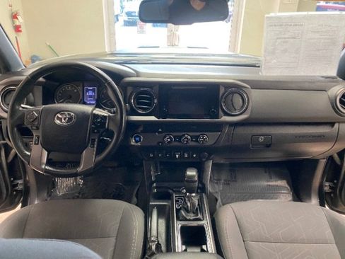 Used 2019 Toyota Tacoma TRD Sport w/ Technology Package RWD image 16