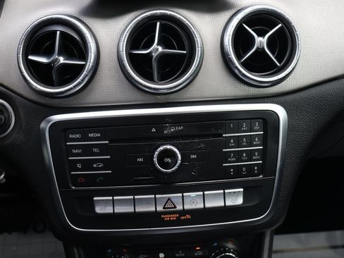 Used 2018 Mercedes-Benz CLA 250 4MATIC image 26