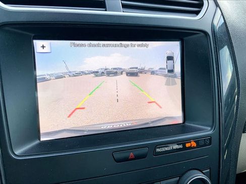 Used 2019 Ford Explorer XLT w/ Equipment Group 201A FWD image 27
