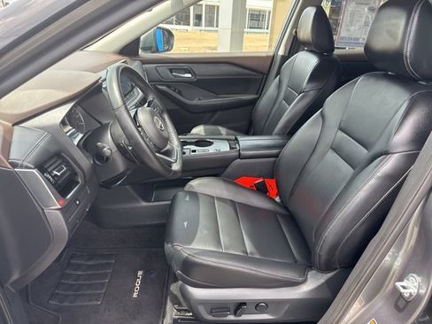 Used 2023 Nissan Rogue SL FWD image 11