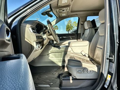 Used 2021 GMC Yukon Denali w/ Denali Ultimate Package image 2