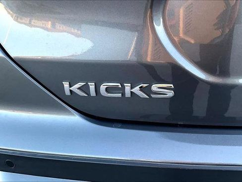 Certified 2021 Nissan Kicks SR image 10