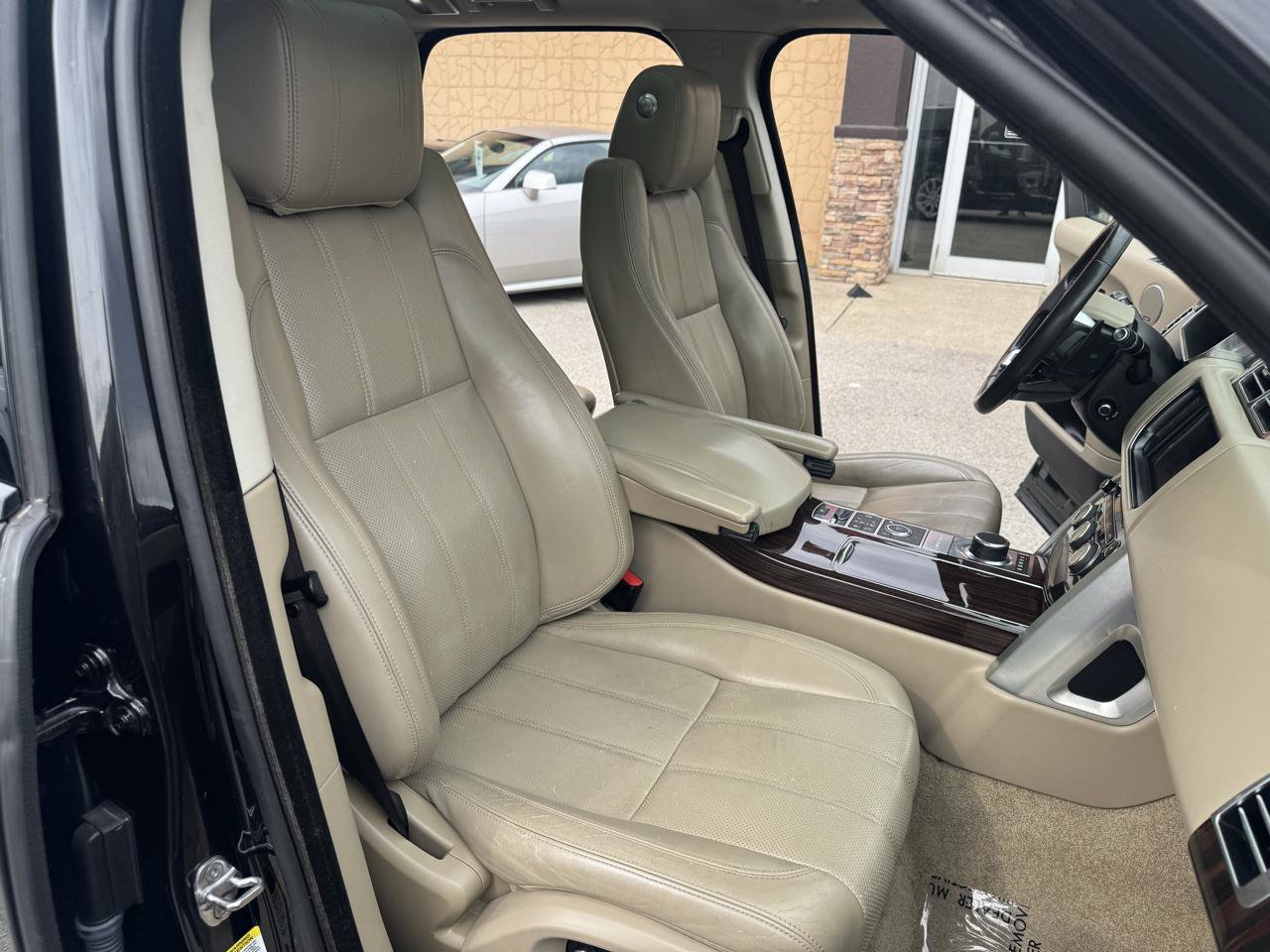 Used 2014 Land Rover Range Rover HSE AWD/4WD image 18