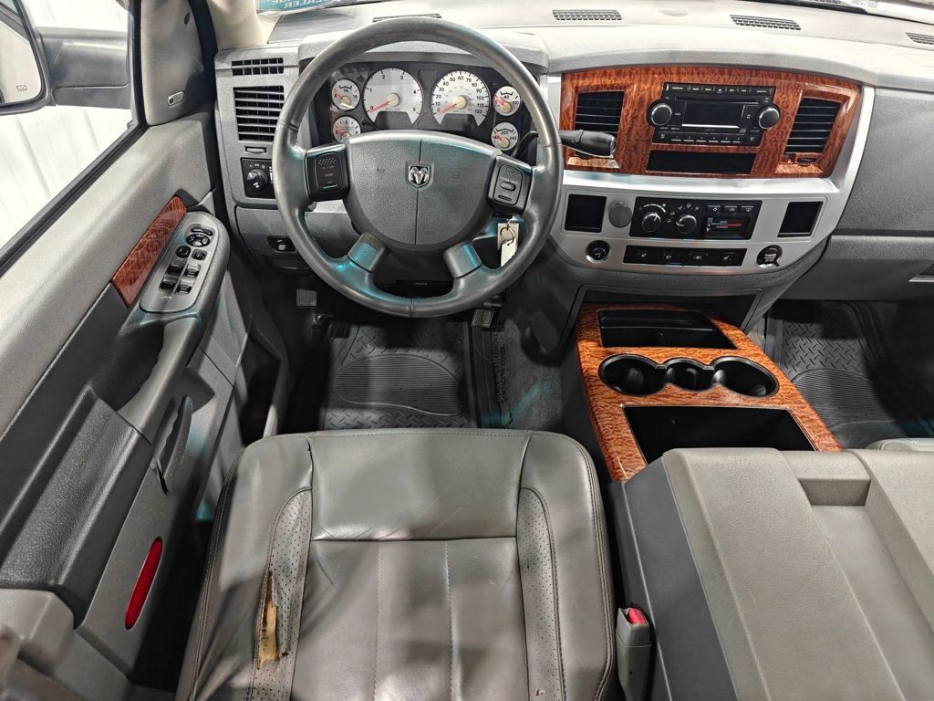 Used 2007 Dodge Ram 3500 Truck Laramie RWD image 4