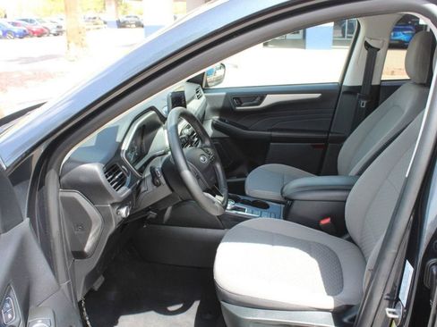 Used 2022 Ford Escape SE w/ Convenience Package FWD image 13