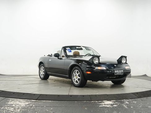 Used 1997 MAZDA MX-5 Miata RWD image 15
