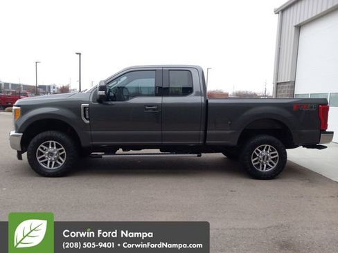 Used 2017 Ford F250 Lariat w/ Lariat Value Package image 6