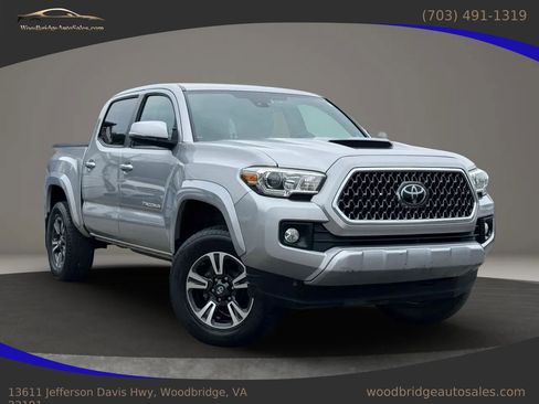 Used 2019 Toyota Tacoma TRD Sport AWD/4WD image 1