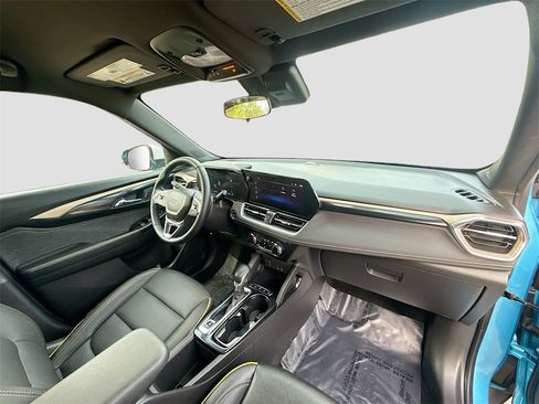 Used 2025 Chevrolet TrailBlazer ACTIV w/ Driver Confidence Package image 27