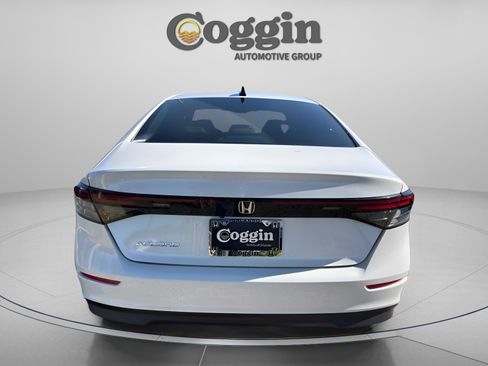 New 2025 Honda Accord SE image 4