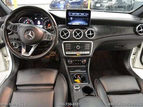 Used 2018 Mercedes-Benz GLA 250 4MATIC w/ Premium Package image 17