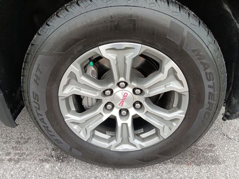 Used 2024 GMC Sierra 1500 SLT image 24