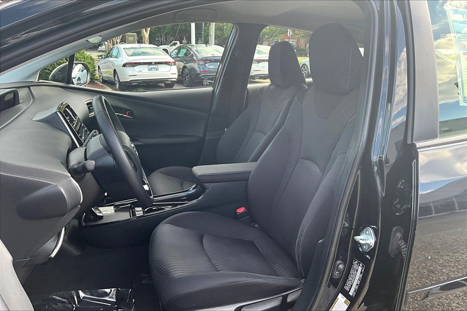 Used 2021 Toyota Prius Prime LE w/ Carpet Mat Package (TMS) FWD image 26