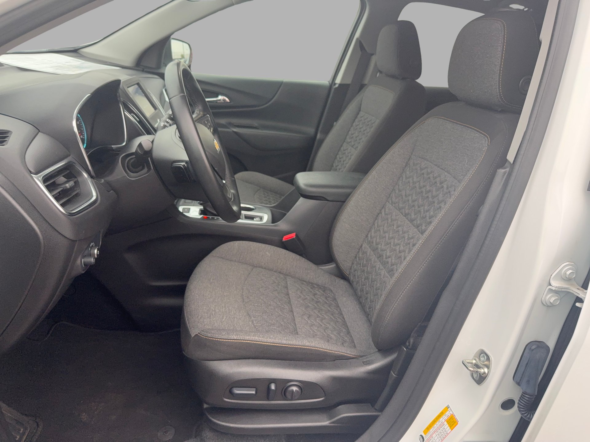 Used 2024 Chevrolet Equinox LT AWD/4WD image 11